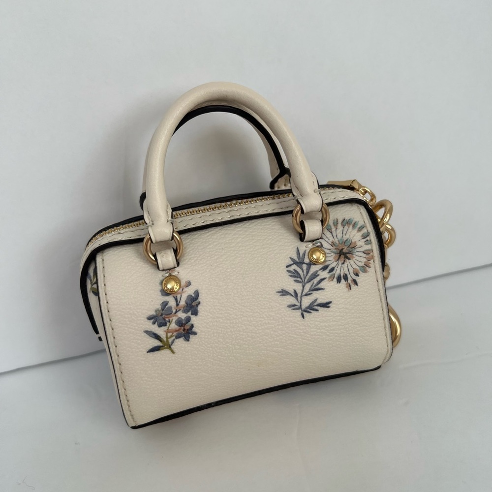 COACH: Coach mini bag 💝 - Picture 2 of 3